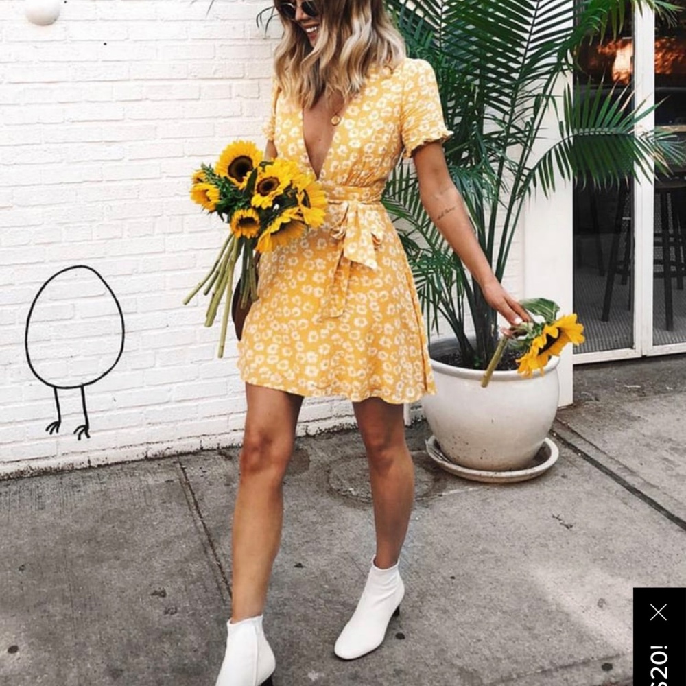 Lulu’s Mustard Yellow Floral Print Mini Dress